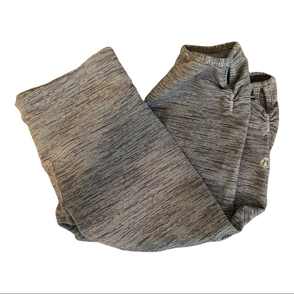Lululemon key hole crop pant